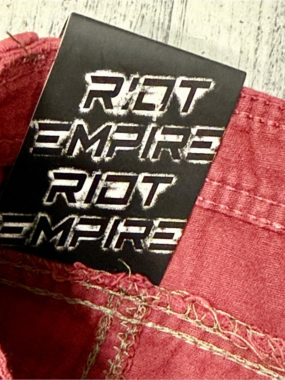 Riot Empire Men's Red Cargo Shorts Size 36 New with Tags - Picture 3 of 13